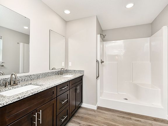 3rd image of 934 S Berry Ln