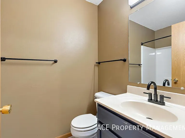 8563 Stables Dr — Photo 9