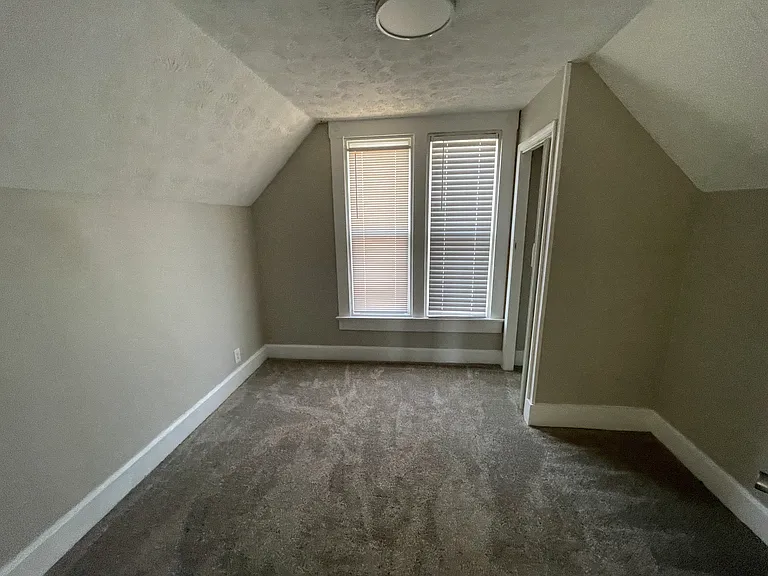 4015 Rookwood Ave — Photo 22