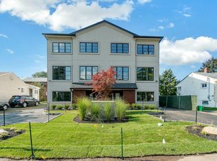 17 Valley View Ter, Spring Valley, NY 10977