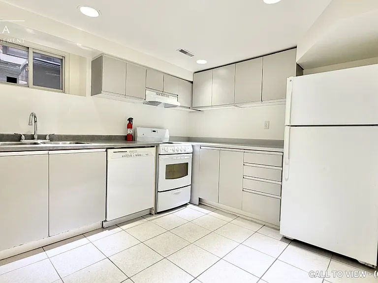 52 Rose Ave #2 — Photo 2