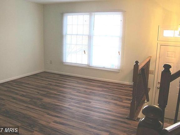 2nd image of 21919 Myrtlewood Sq