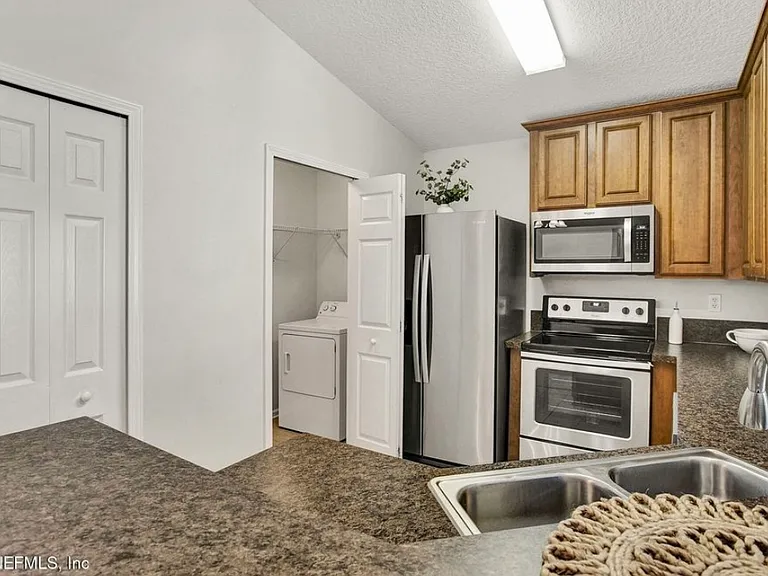 215 Jardin De Mer Pl — Photo 8
