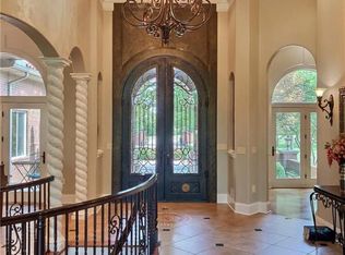 18720 Mission Rd, Stilwell, KS 66085