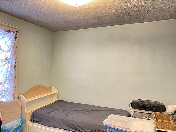 2nd image of 876 Dougall Ave