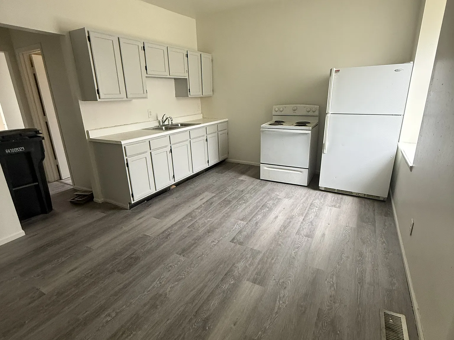 3 bed, $1,400 — Photo 3