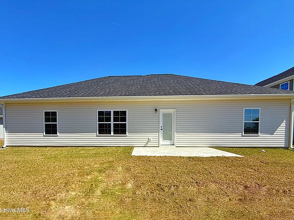 3rd image of 1009 Wood Creek Road NE