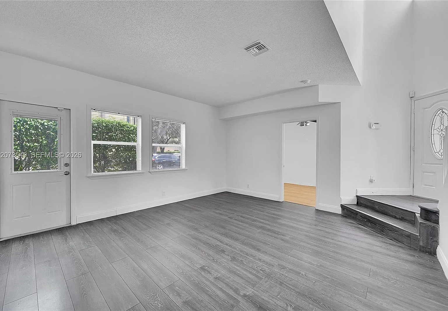 Portofino Condominium Sec — Photo 4