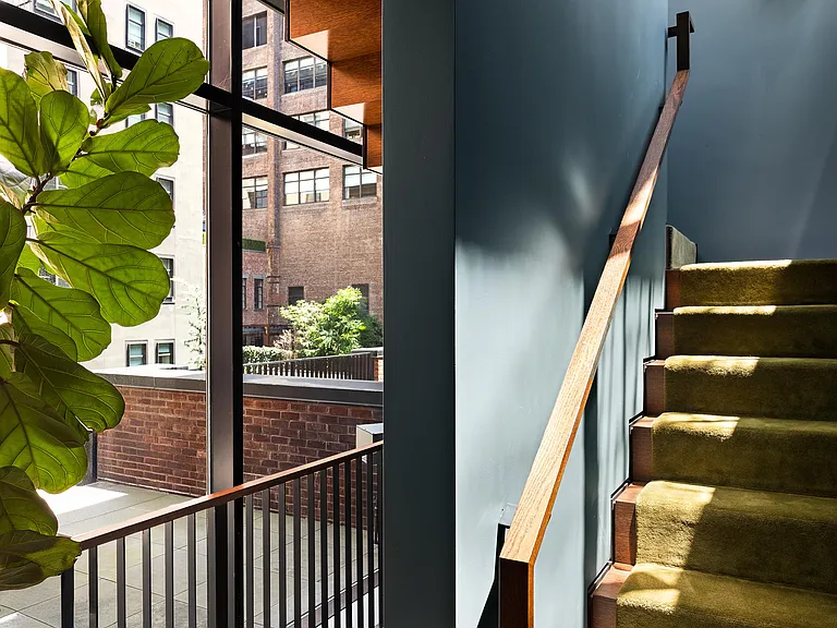 121 Leroy St #TOWNHOUSE — Photo 16