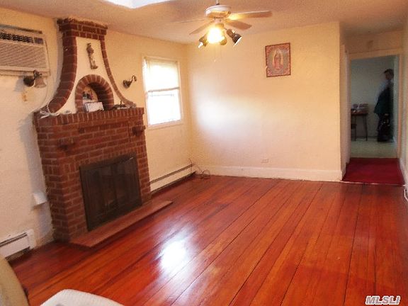 3rd image of 88 Nassau Ln