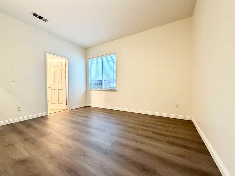 9489 Cedar Glen Ct — Photo 18