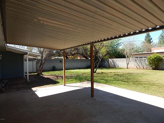 Huge Patio and Backyard