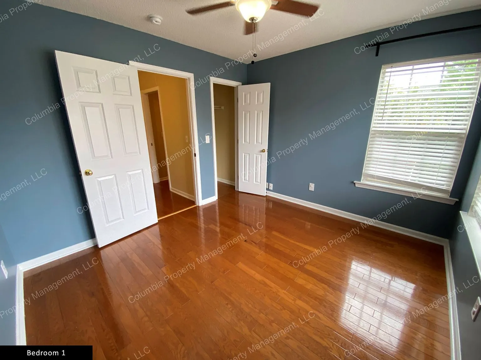 3 bed, 2.5 bath, 2200 sqft, $2,200 — Photo 2