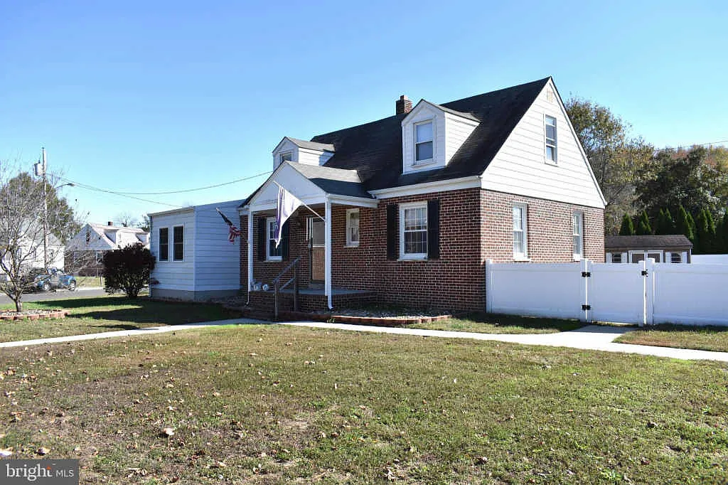 178 Cook Ave photo 1