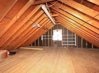 5 Crestwood Dr, Bridgewater, NJ 08807