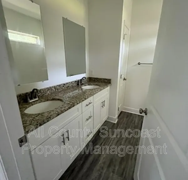 1605 Willow Rd — Photo 10
