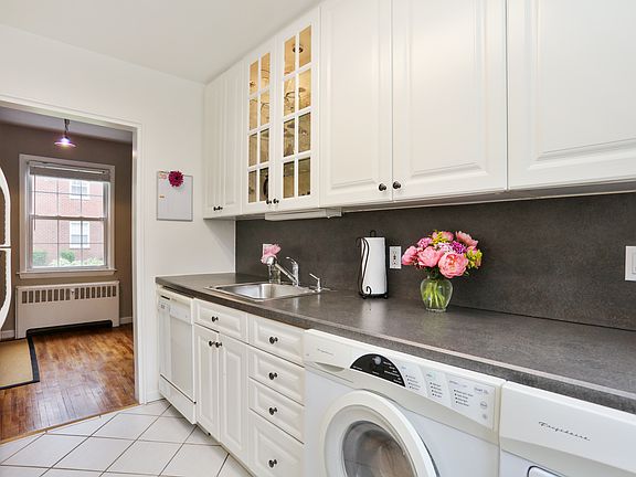 4th image of 3 Fieldstone Dr APT 97