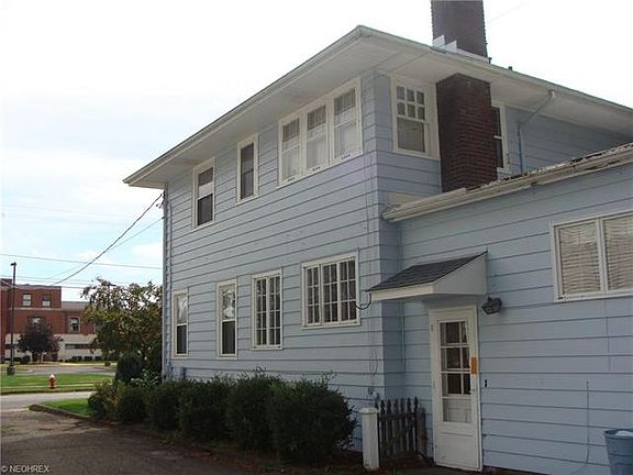 5th image of 839 S Main St