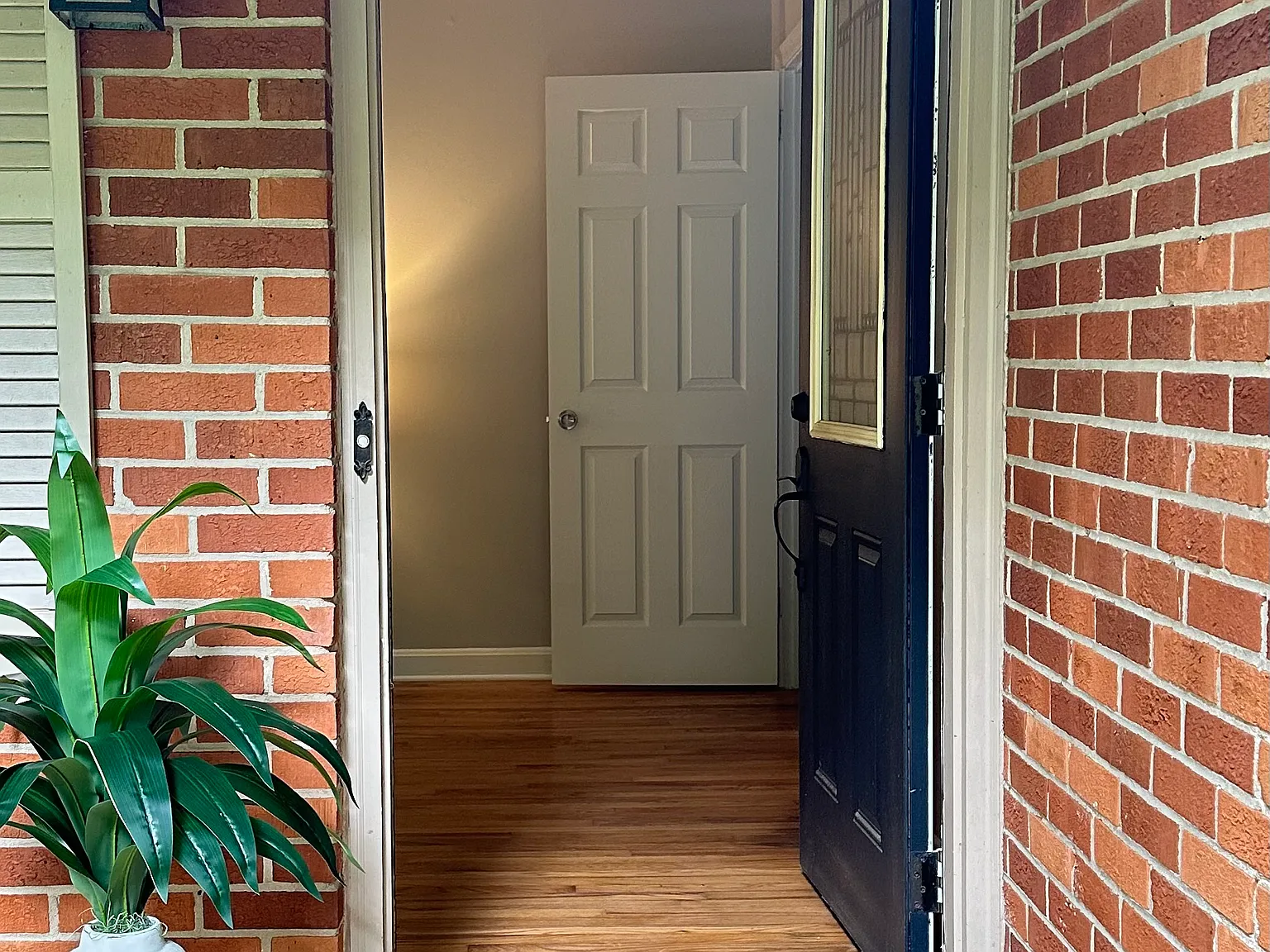 2 bed, 1196 sqft, $2,398 — Photo 4