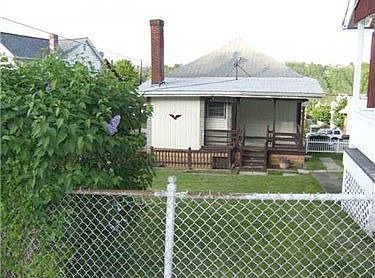 3rd image of 943 Meadow Ave