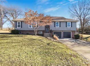 10839 Summit St, Kansas City, MO 64114
