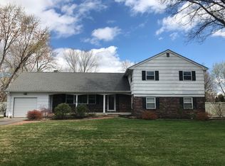 12 Wickham Ln, East Windsor, NJ 08520
