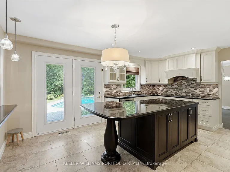 287 Royal Albert Ct — Photo 19