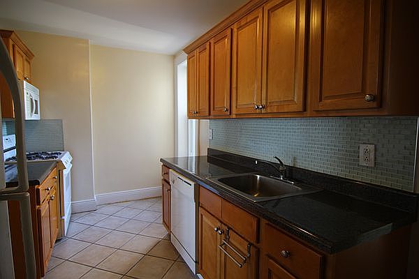 1st image of 2828 47th St #2L