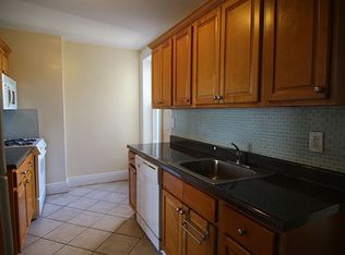2828 47th St #2L, Astoria, NY 11103