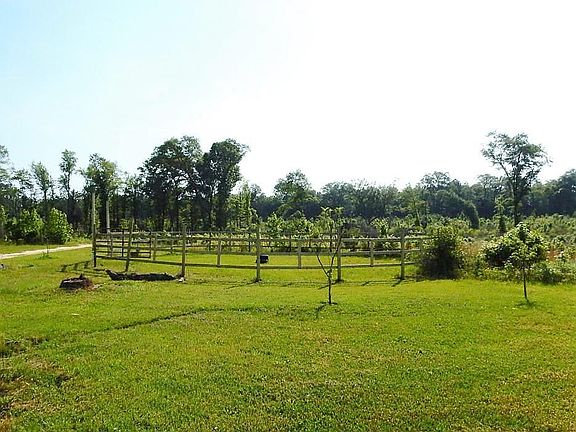 2nd image of 3589 Ara Ln