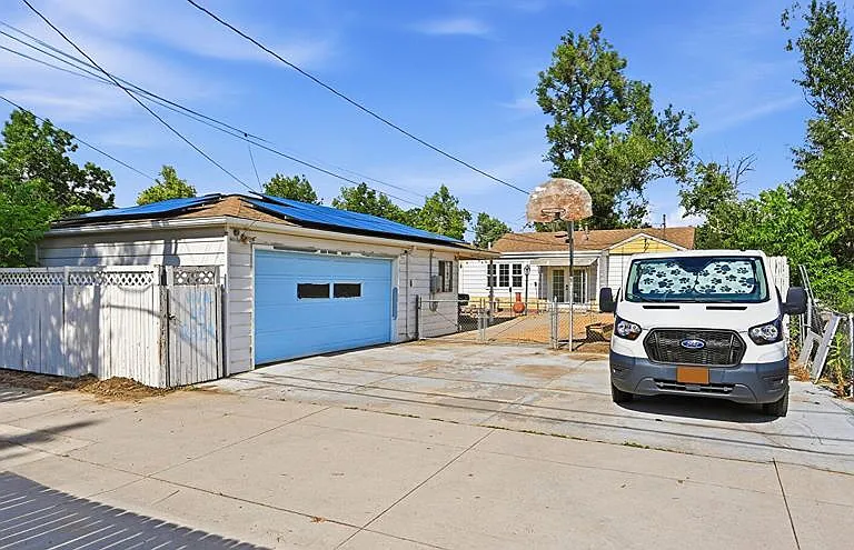 2309 Newark St — Photo 20