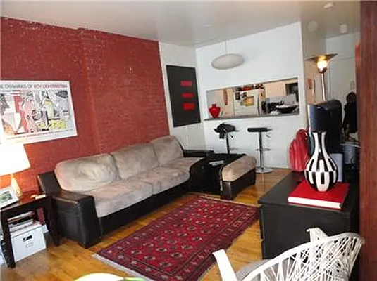 Rented by Bank Neary | media 15
