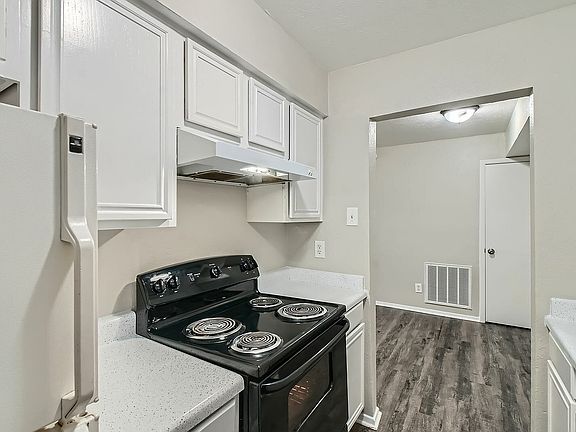 3505 Fawn Valley Dr Unit 2068 - Web Quality - 007 - 09 Kitchen