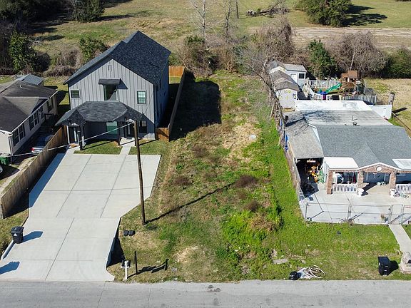 3rd image of 7819 Joy St
