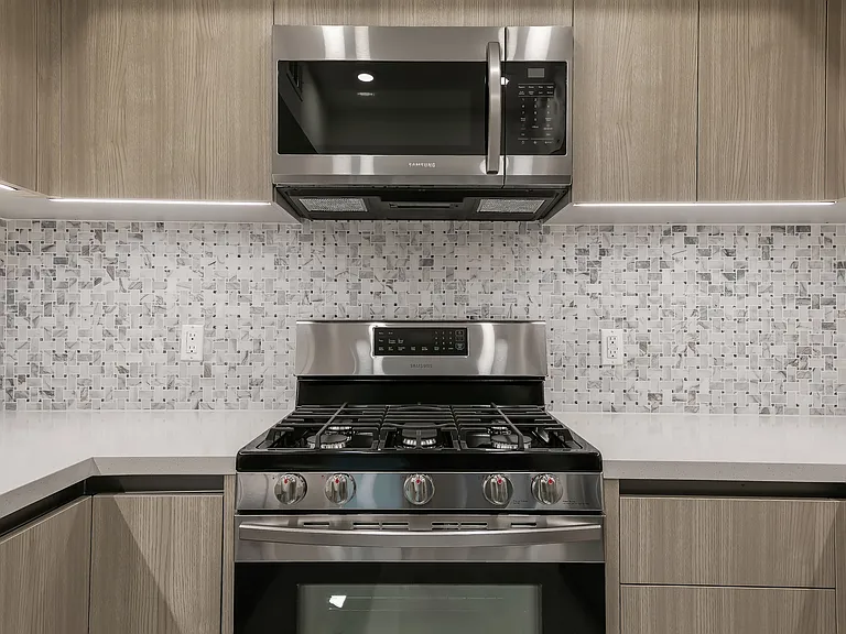 1070 S Holt Ave — Photo 8