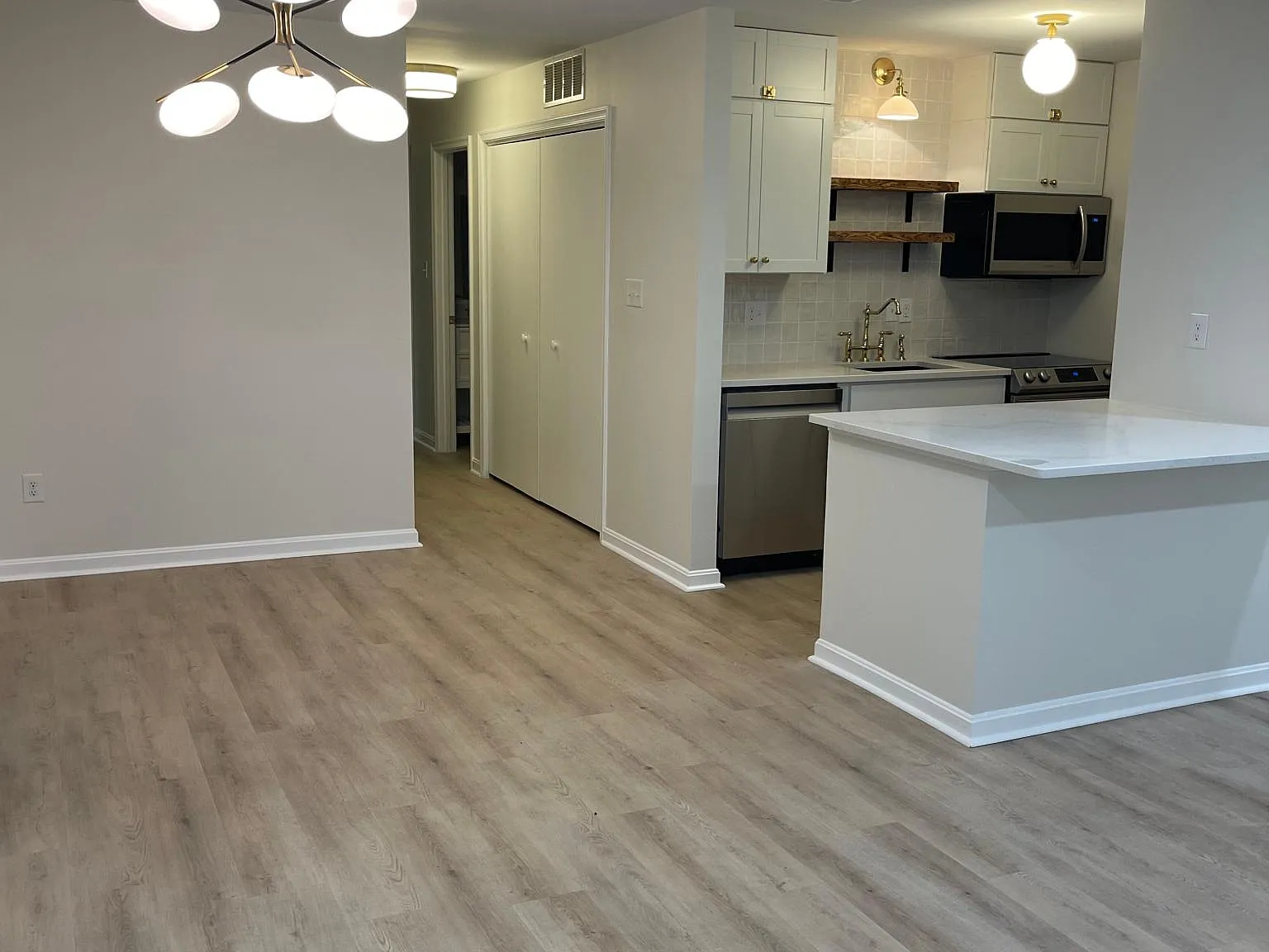 23239 Rosewood Ct — Photo 1
