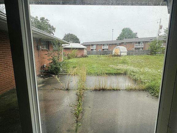 5th image of 620 W Northern Ave