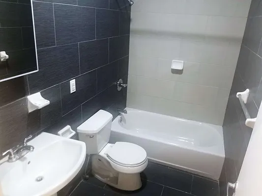 Rented by Capri Jet Realty Corp | media 34