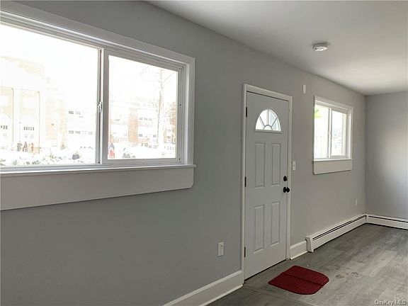 3rd image of 235 Hudson St