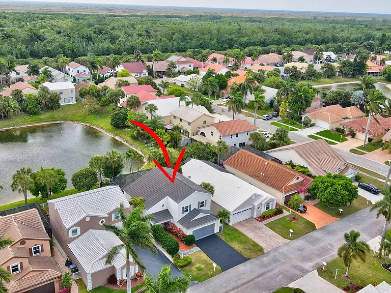 21391 Millbrook Ct — Photo 4