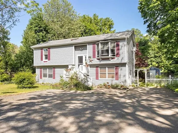 406 N Country Rd #A, Saint James, NY 11780