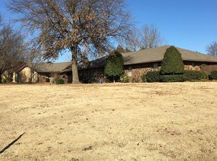 920 Lakeview Dr, Cushing, OK 74023