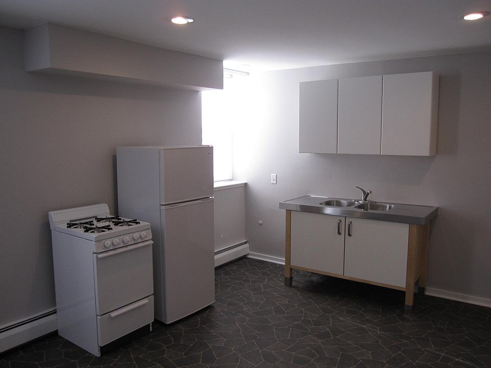 2nd image of 2647 Garfield Ave APT 4