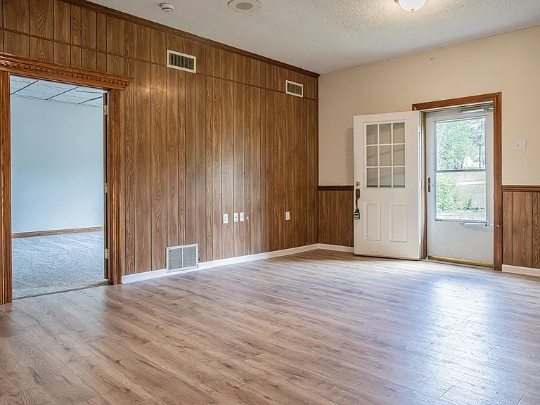 3245 Highway 61 E #1 — Photo 4