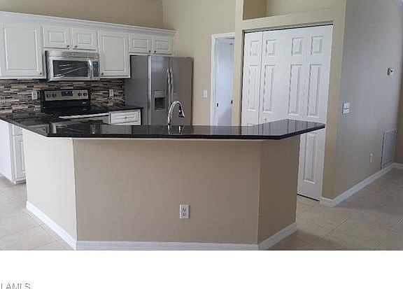 4th image of 123 NW 12th Pl
