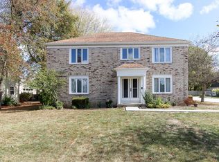 1831 King James Pkwy, Westlake, OH 44145