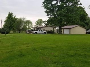 327 E Mechanic St, Geff, IL 62842