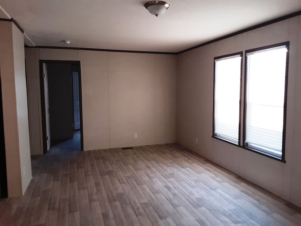 1st image of 410 Sterling St E