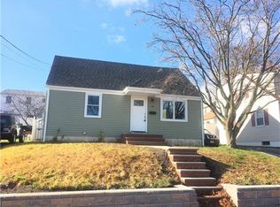89 Strawberry Hill Ave, Woodbridge, NJ 07095
