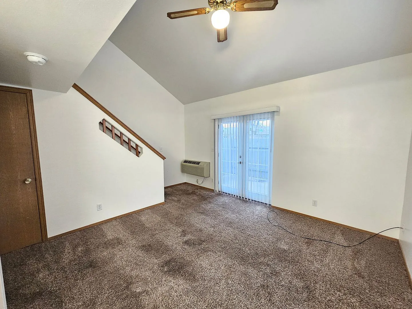 924 W 4th Ave — Photo 3